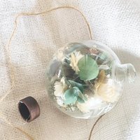 Wedding Flower Keepsake Ornament: DIY Personalized Ornament