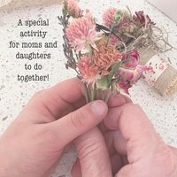 Mother Daughter Craft Kit – DIY Dried Flower Magnet Kit – Garden Grown Botanical Workshop – Cottagecore Floral Gift