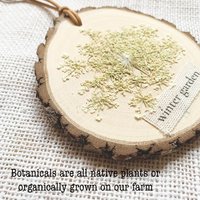Pressed Flower Ornament Kit, DIY Christmas Ornaments, Botanical Wood Slice Craft, Farm-Grown Flowers, Nature-Inspired Gift