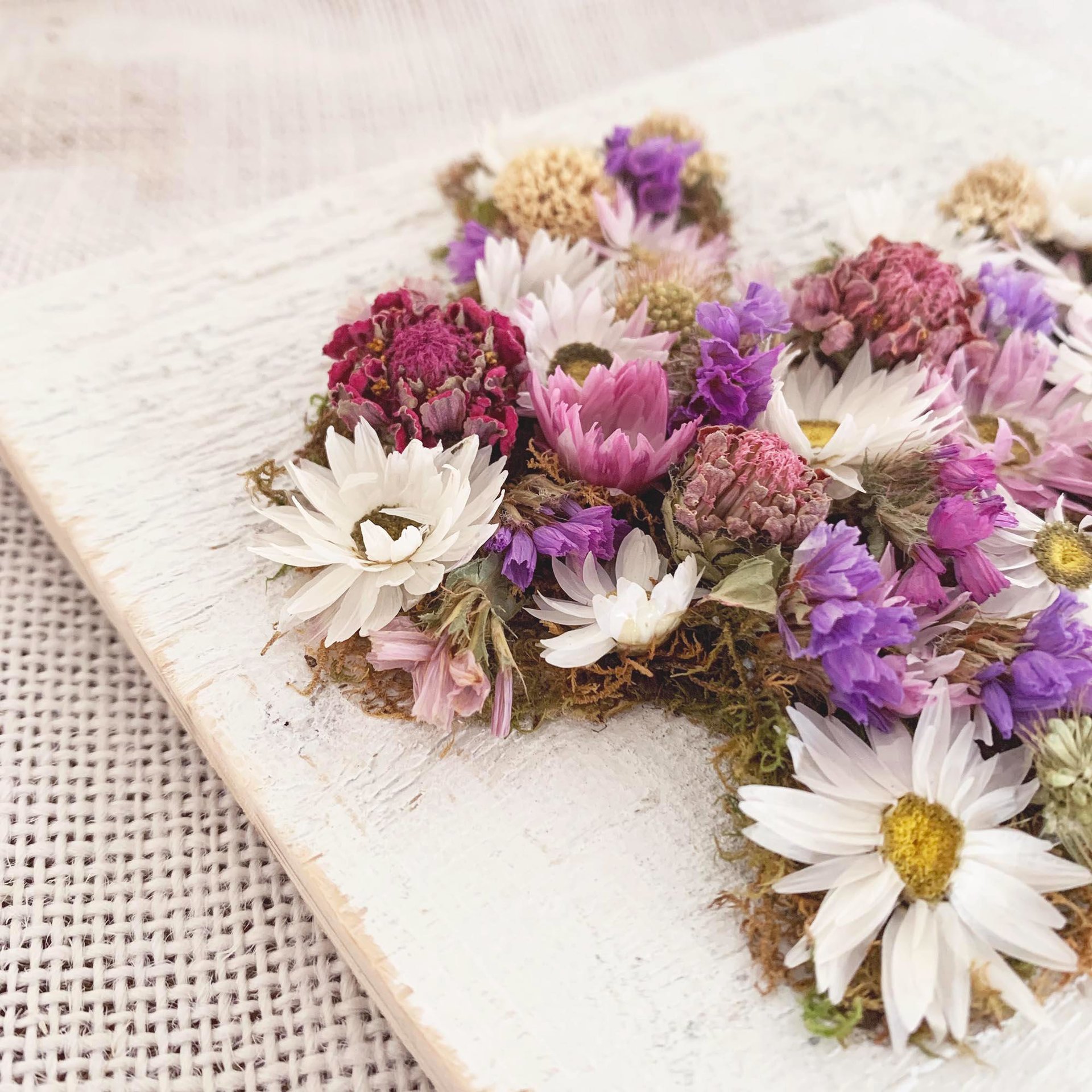 Easter Craft Kit--DIY Dried Flower Bunny Decor--Gift for Crafters