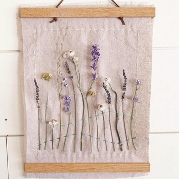 Slow Stitch Embroidery Kit with Dried Flowers, Linen and Sashiko Thread, Botanical Wall Hanging Craft Kit for Adults